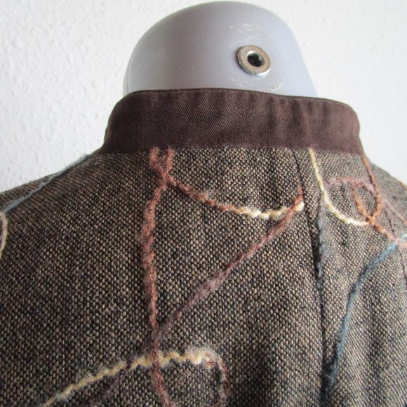 Brown preppy vest with yarn embellishments Coldwater Creek size 6 - Picture 14 of 16